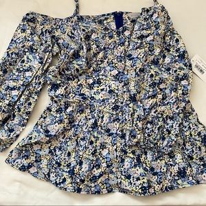 BNWT Floral Belle Sky Mid sleeve top